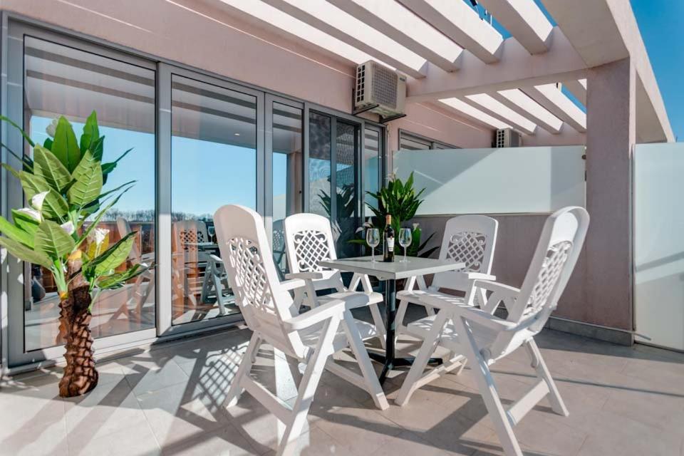 אולסינץ' Hotel Zan מראה חיצוני תמונה
